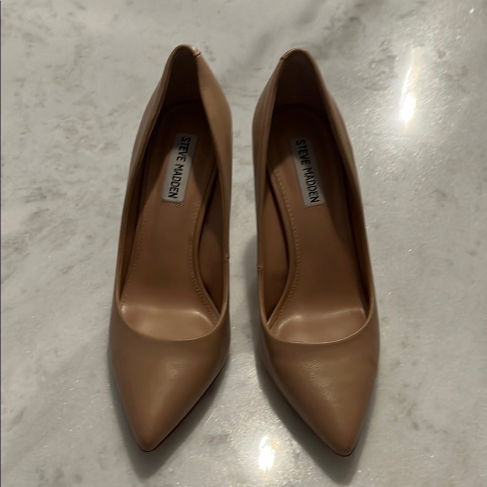 Steve Madden Women's Tan Pumps